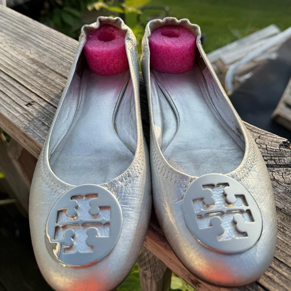 Tory Burch Minnie Travel Ballet Shoes In Pewter/Silver Leather‎ Sz 8.5